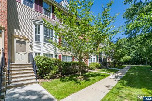 511 Quince Court, Mahwah, NJ, 07430 | Card Image