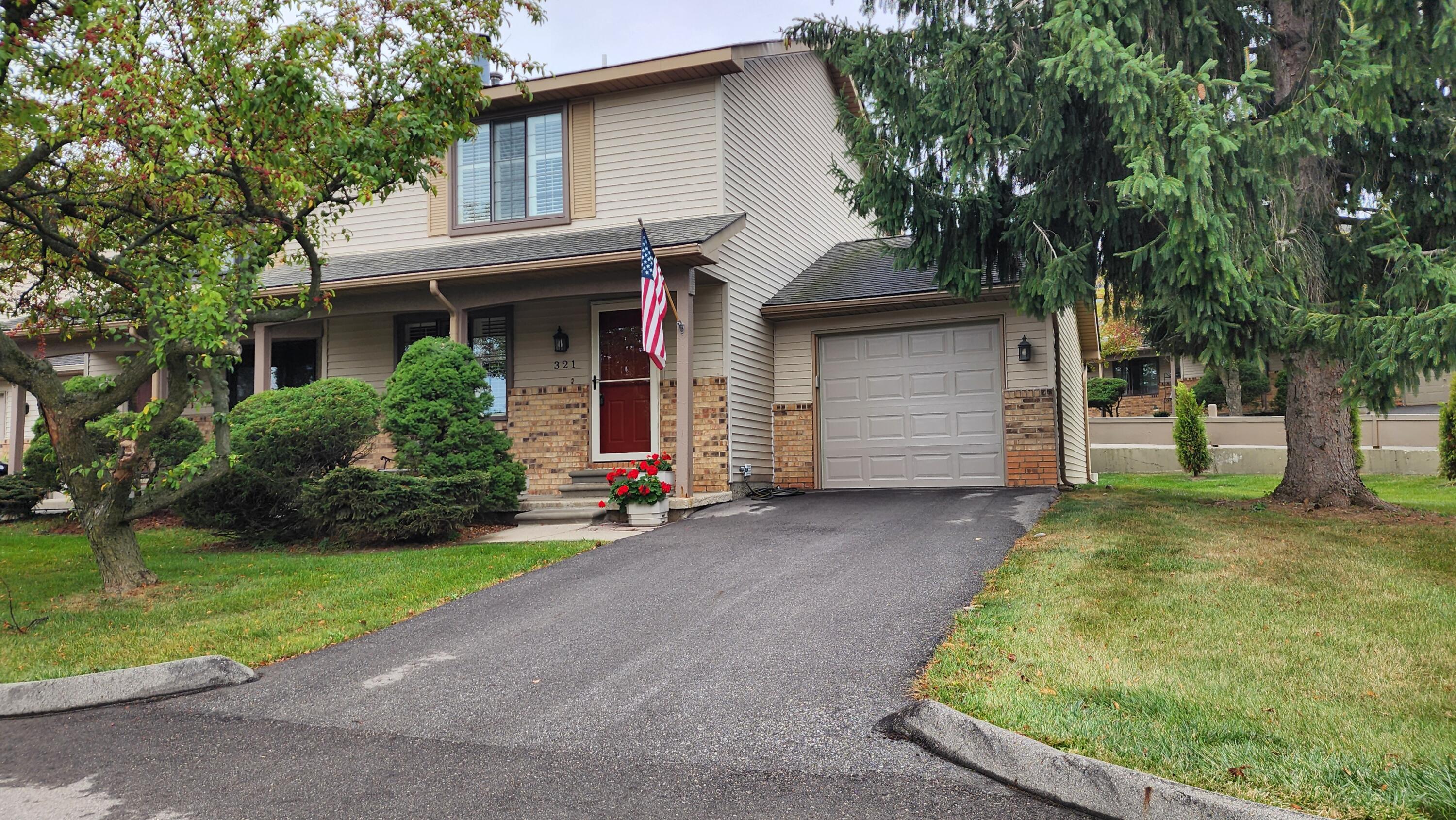Wind Way Dr, Walled Lake, MI 48390
