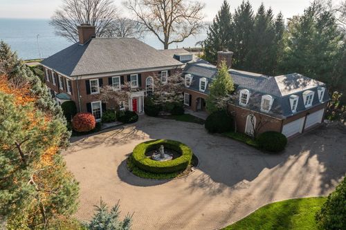 105 Lake Shore Rd, Grosse Pointe Farms, MI, 48236-3761 | Card Image