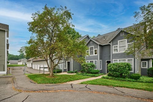 51-51 Amity Pl, Amherst, MA, 01002-2255 | Card Image