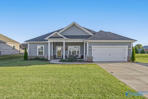 104 Parvin Way Dr, Hazel Green, AL, 35750-6602 | Card Image