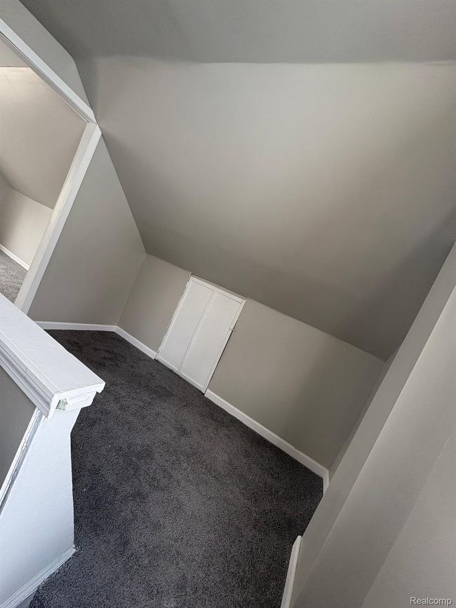 18042 Russell St, House other with 3 bedrooms, 1 bathrooms and null parking in Detroit MI | Image 7