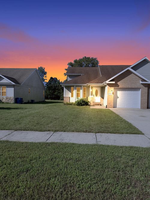 1630 Daisy Street Se, DeMotte, IN, 46310 | Card Image