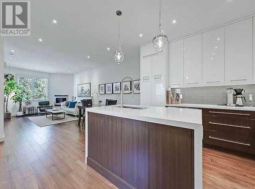 455 20 Ave Ne, Calgary, AB, T2E1R3 | Card Image