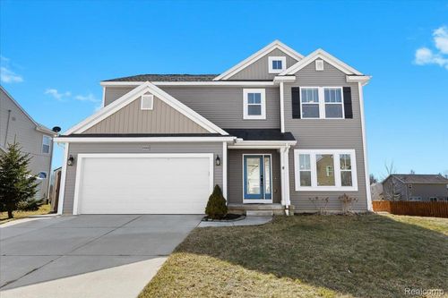 5909 Hemlock Dr, Holt, MI, 48842-7606 | Card Image