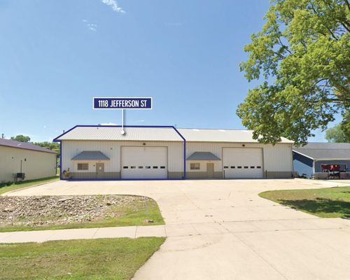 1118 Jefferson St, Waterloo, IA, 50702-1041 | Card Image