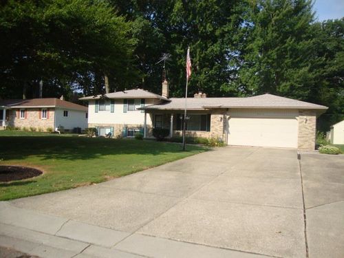 2213 Belle Meade Dr, Davison, MI, 48423-2071 | Card Image