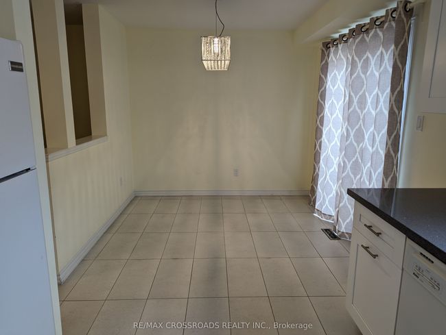 92 Nahanni Dr, House attached with 4 bedrooms, 3 bathrooms and 2 parking in Richmond Hill ON | Image 10