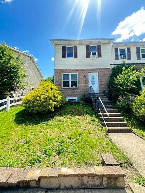 2858 Klein St, ALLENTOWN, PA, 18103-7450 | Card Image