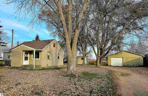 6776 Pingree Rd, Elwell, MI, 48832-9506 | Card Image