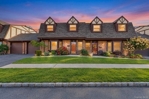 42 Quail Run Dr, Deer Park, NY, 11729-5640 | Card Image