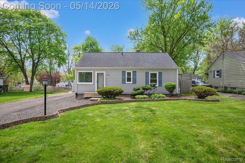 134 Glanworth St, Lake Orion, MI, 48362-3402 | Card Image