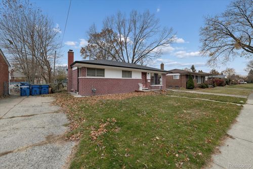 24245 Patricia Ave, Warren, MI, 48091-5606 | Card Image