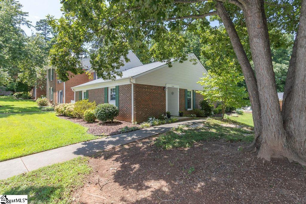 Wenwood Cir, Greenville, SC 29607