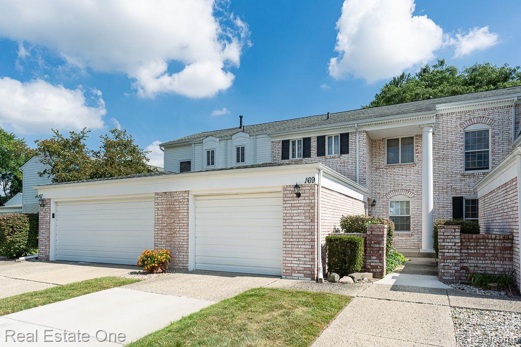 Manor Way, Rochester Hills, MI 48309