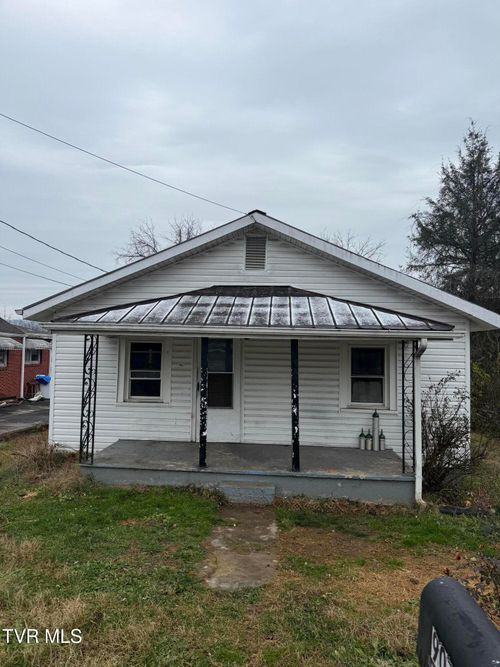 907 Hopson St, Johnson City, TN, 37601-2831 | Card Image