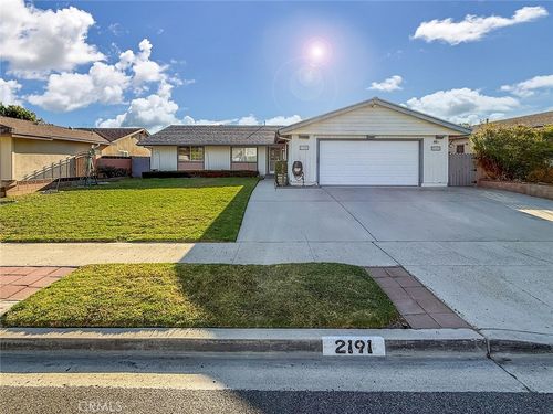 2191 Hilldale Ave, Simi Valley, CA, 93063-2629 | Card Image