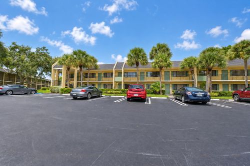 1604 Meadows Cir W, Boynton Beach, FL, 33436-9217 | Card Image