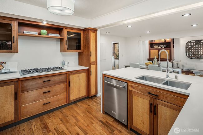 4461 E Mercer Way, House other with 4 bedrooms, 3 bathrooms and null parking in Mercer Island WA | Image 12