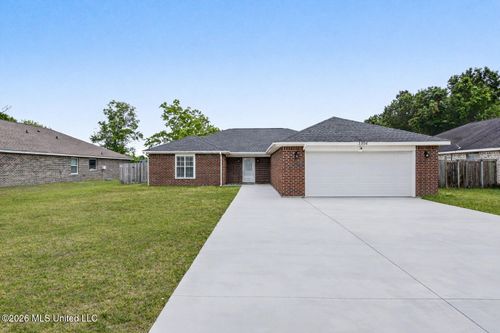 3304 N 8th St, Ocean Springs, MS, 39564-8626 | Card Image