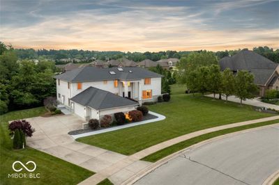 962 Westview Point Drive, House other with 4 bedrooms, 4 bathrooms and null parking in Columbus IN | Image 2