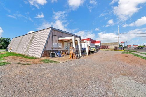 220 E Lincoln St, Mangum, OK, 73554-4264 | Card Image