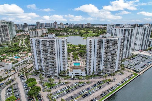 907-3701 N Country Club Dr, Aventura, FL, 33180-1718 | Card Image