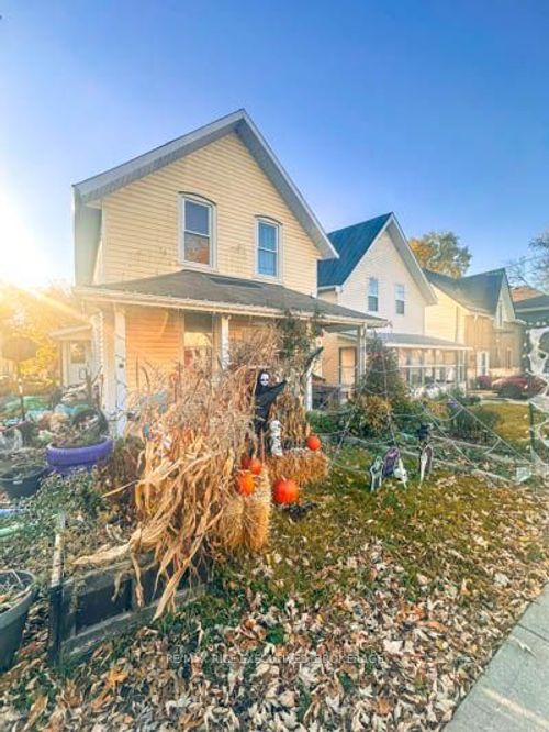 135 Green St, Deseronto, ON, K0K1X0 | Card Image