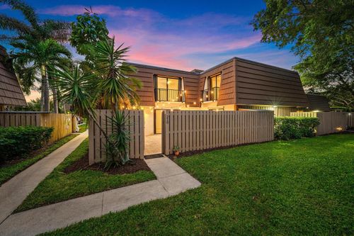 210 2nd Court, Palm Beach Gardens, FL, 33410 | Card Image