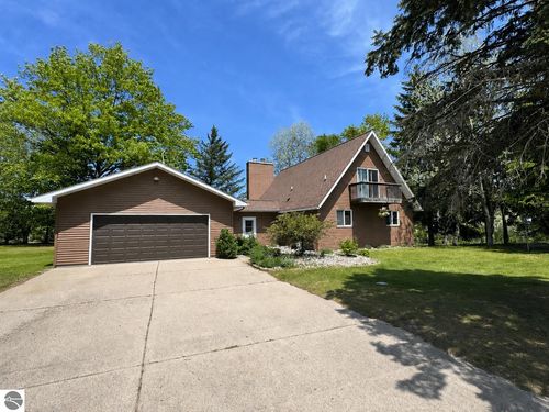 1035 Cantabrian Dr, Lake Isabella, MI, 48893-9377 | Card Image