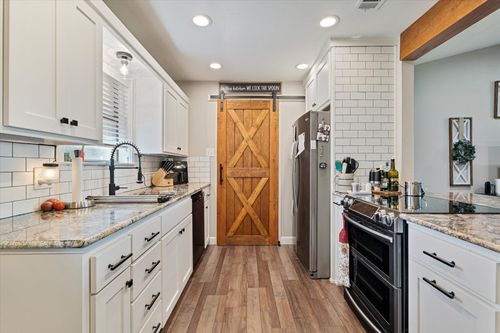 133 S Meadowbrook Dr, Pottsboro, TX, 75076-9520 | Card Image