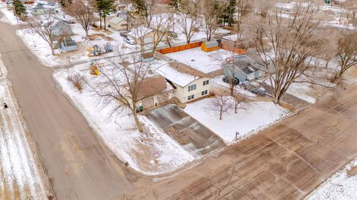 401 6th St Se, Little Falls, MN, 56345-3225 | Card Image