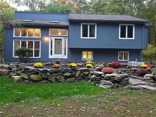 28 Hartford Pike, Foster, RI, 02825 | Card Image