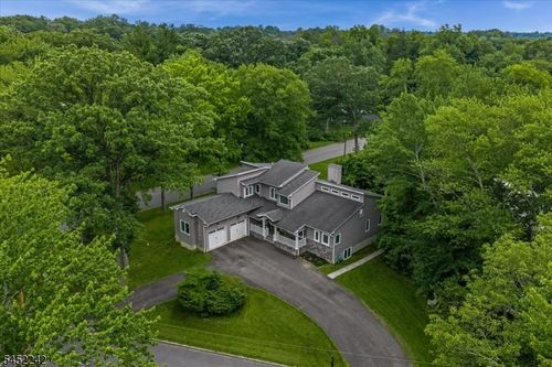 23 Erskine Dr, Morristown, NJ, 07960-5908 | Card Image
