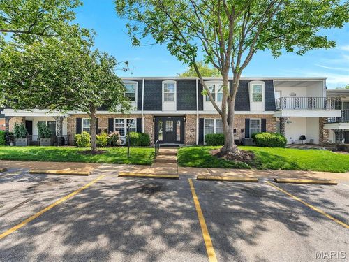 h-1673 Herault Pl, Saint Louis, MO, 63125-2626 | Card Image
