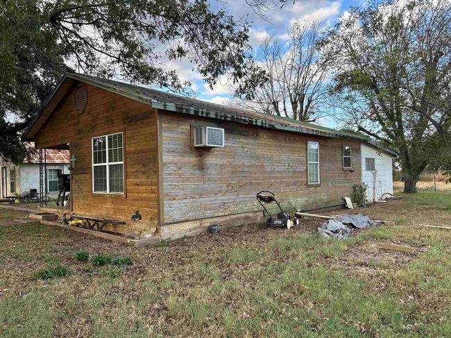 104 Shawnee St, House other with 3 bedrooms, 2 bathrooms and null parking in Cherokee TX | Image 6