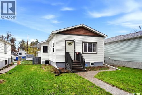 1439 Forget St, Regina, SK, S4T4Y4 | Card Image