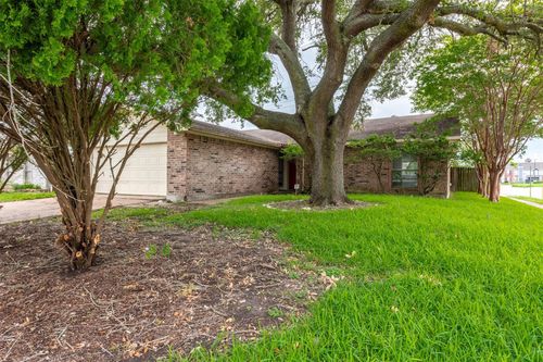 15702 Mendocino Dr, Houston, TX, 77083-4124 | Card Image