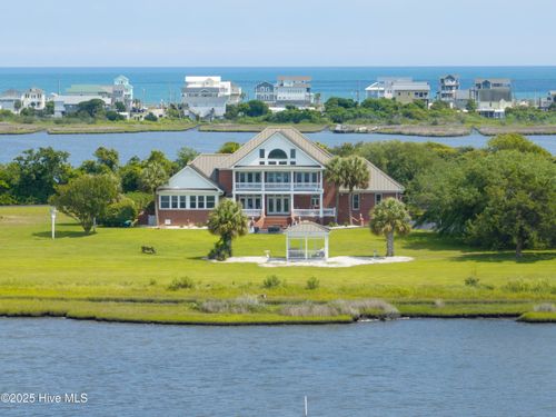 4 Hunter Heath Dr, N Topsail Beach, NC, 28460-8572 | Card Image