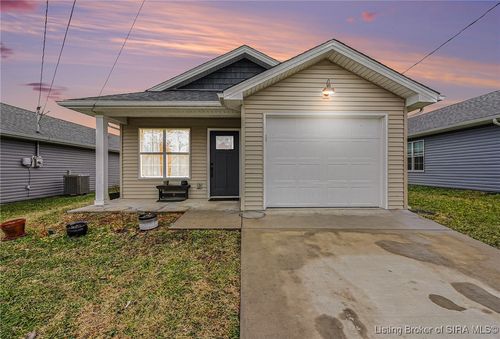 975 Wooded Trl, Scottsburg, IN, 47170-7799 | Card Image