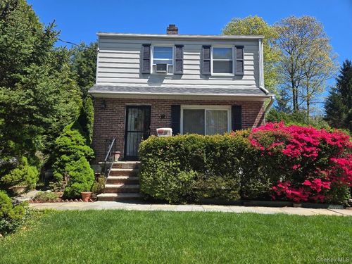 30 Greenvale Cir, White Plains, NY, 10607-1602 | Card Image