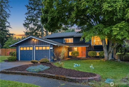 17518 Ne 22nd Court, Redmond, WA, 98052 | Card Image