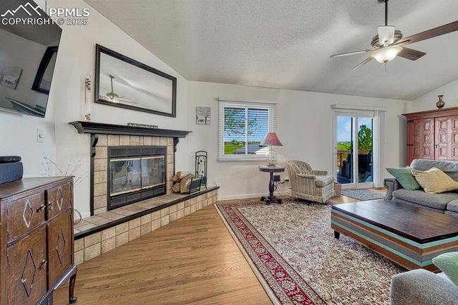 16440 Eastonville Rd, House other with 3 bedrooms, 2 bathrooms and 4 parking in Elbert CO | Image 6