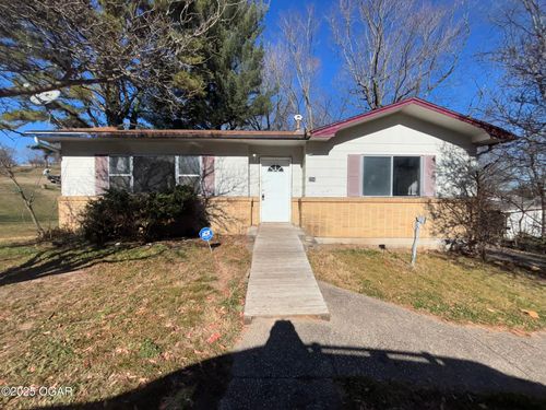 204 Rockhill Rd, Neosho, MO, 64850-2373 | Card Image