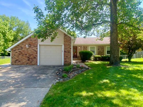 7749 Venetian Way, Indianapolis, IN, 46217-4327 | Card Image