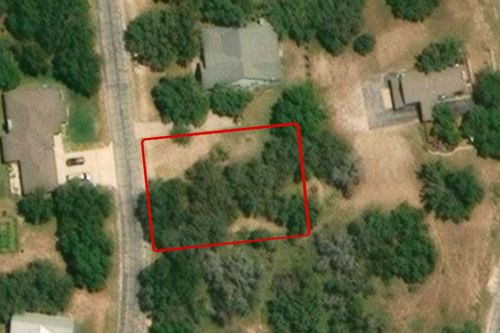115 Keswick Dr, Spicewood, TX, 78669-3168 | Card Image