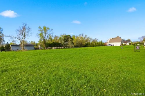 21 Potowatomi Dr, Grosse Ile, MI, 48138 | Card Image