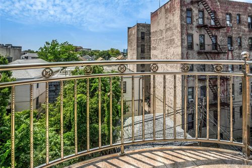 4d-40-40 68th St, Woodside, NY, 11377-3888 | Card Image