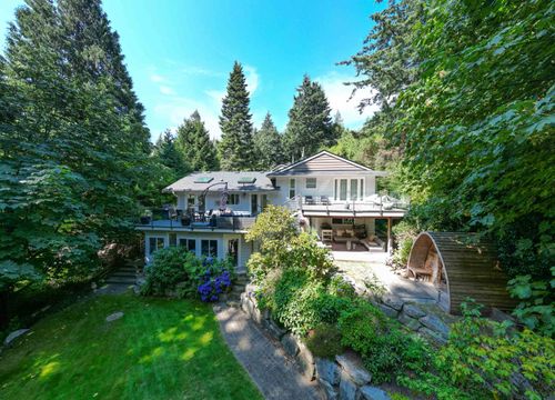 6240 St Georges Ave, West Vancouver, BC, V7W1Z7 | Card Image