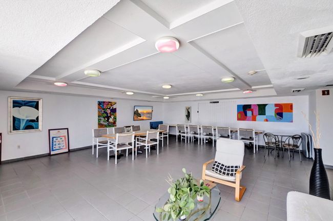 APT-220 - 401 Ocean Dr, Condo with 1 bedrooms, 1 bathrooms and null parking in Miami Beach FL | Image 19